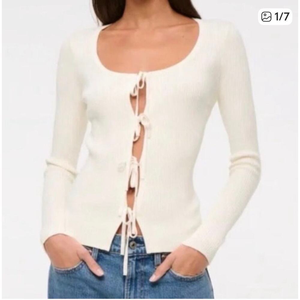 NWOT Abercrombie & Fitch Cream Ribbed Bow Front Top boho Chic Long Sleeve Size M